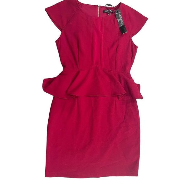 New Runway Paris Red PrePlum Mini Body Contour Dress Medium - Picture 1 of 10